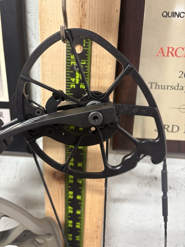 Prime Divide 33/6 Rh 70 Pound Morel/Black Compound Bow