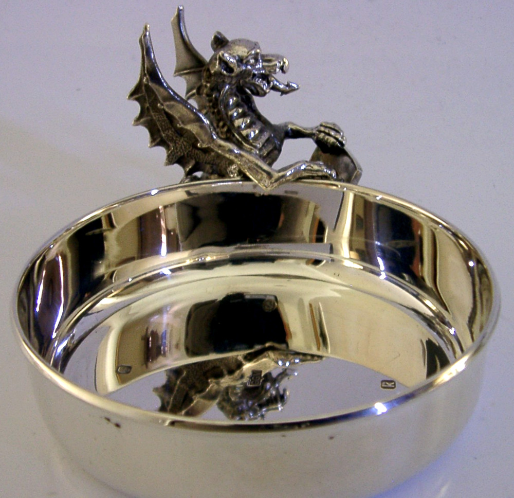 GRANT MACDONALD SOLID STERLING SILVER CAST DRAGON DISH 2009 102g