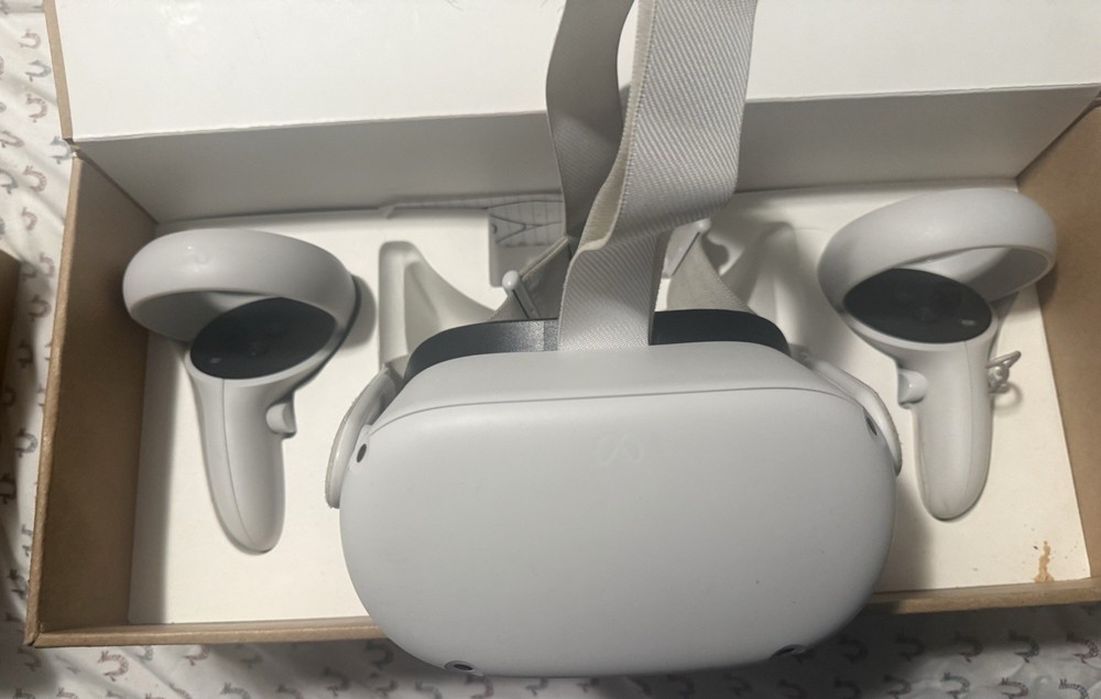 Meta Quest 2 VR Headset White