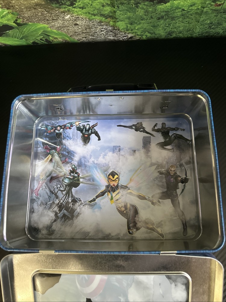 Marvel's Avengers Tin Lunchbox with Window Comics Collectible