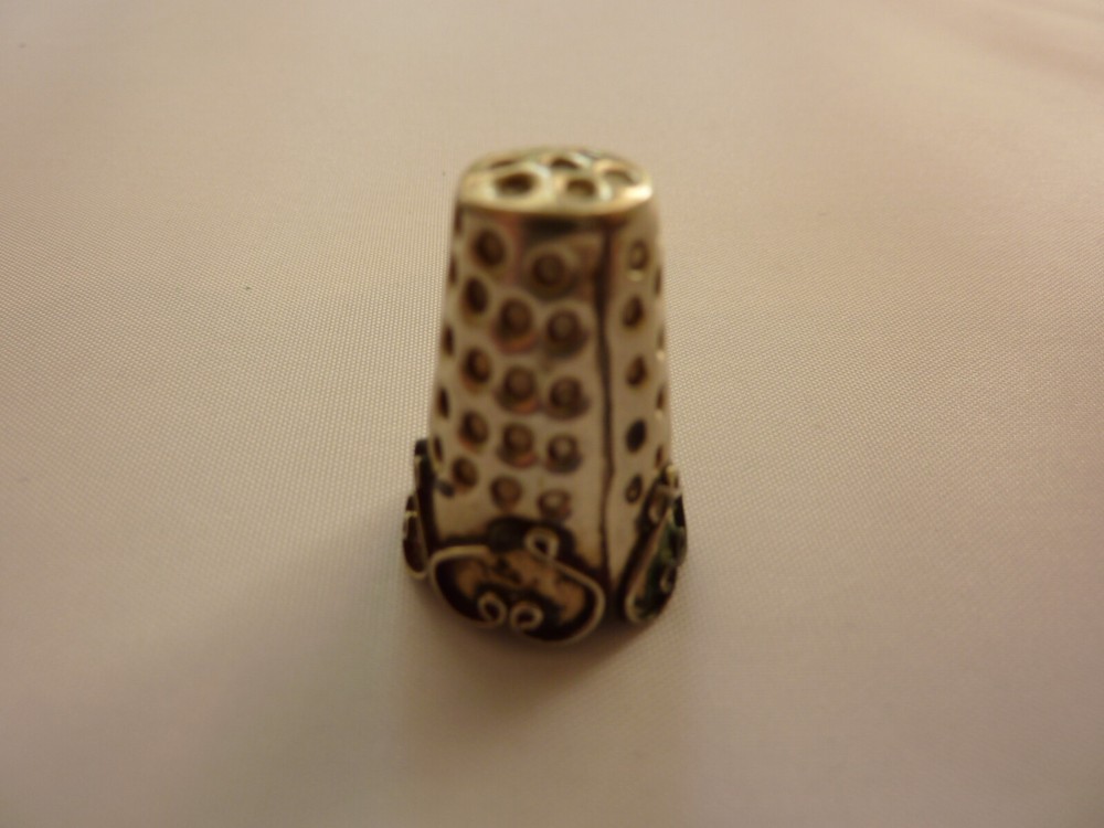 VINTAGE TAXCO SILVER THIMBLE