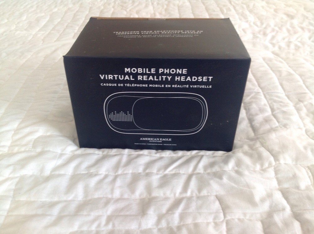 American Eagle Outfitters Mobile Phone Virtual Reality Headset New in box