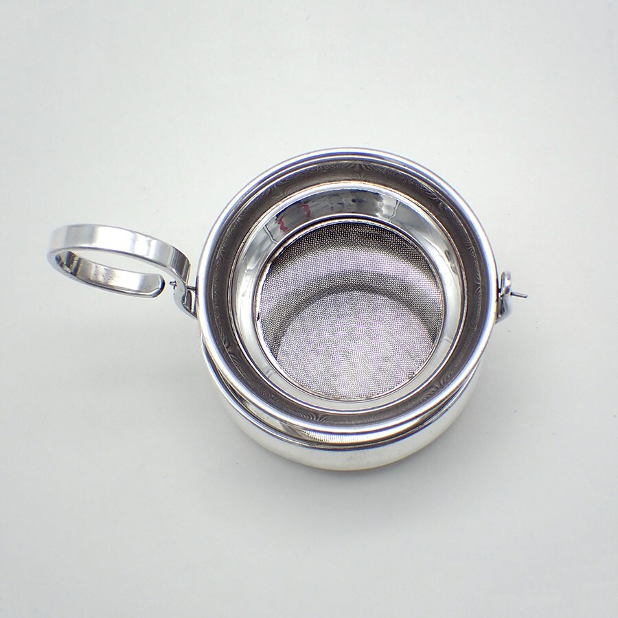 Tea Strainer and Undertray 835 Silver