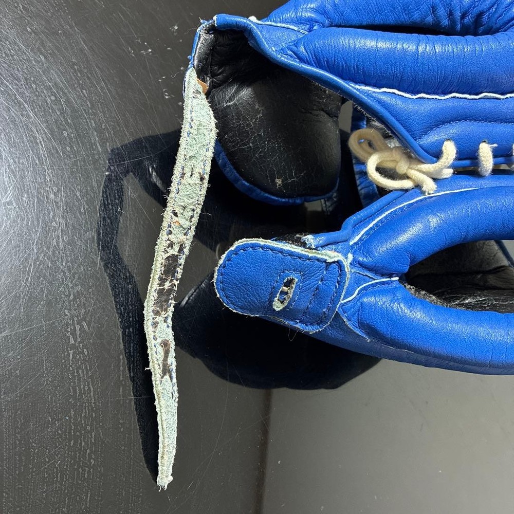 Winning Boxing Headgear Blue Leather Used