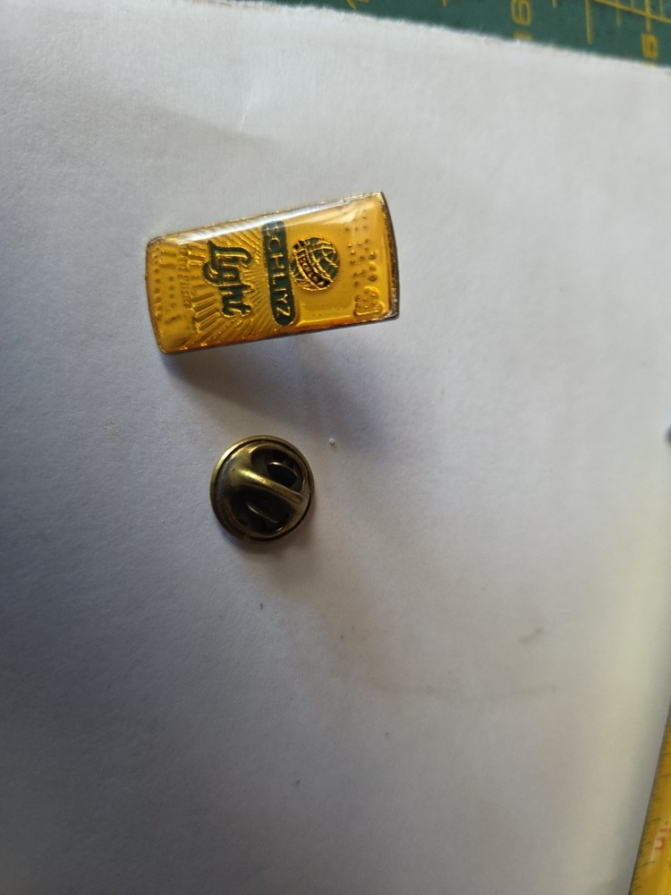 Schliyz Light Beer Pin