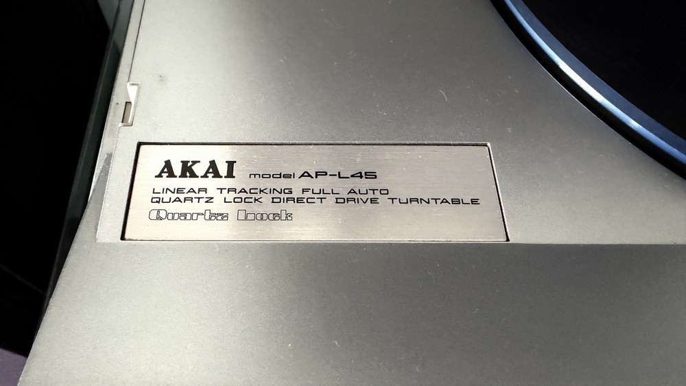 Akai AP-L45 Turntable