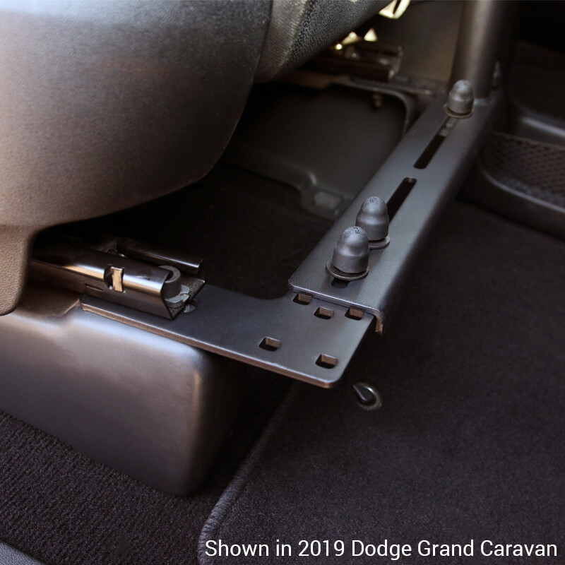 RAM No-Drill Universal Adjustable Vehicle Base