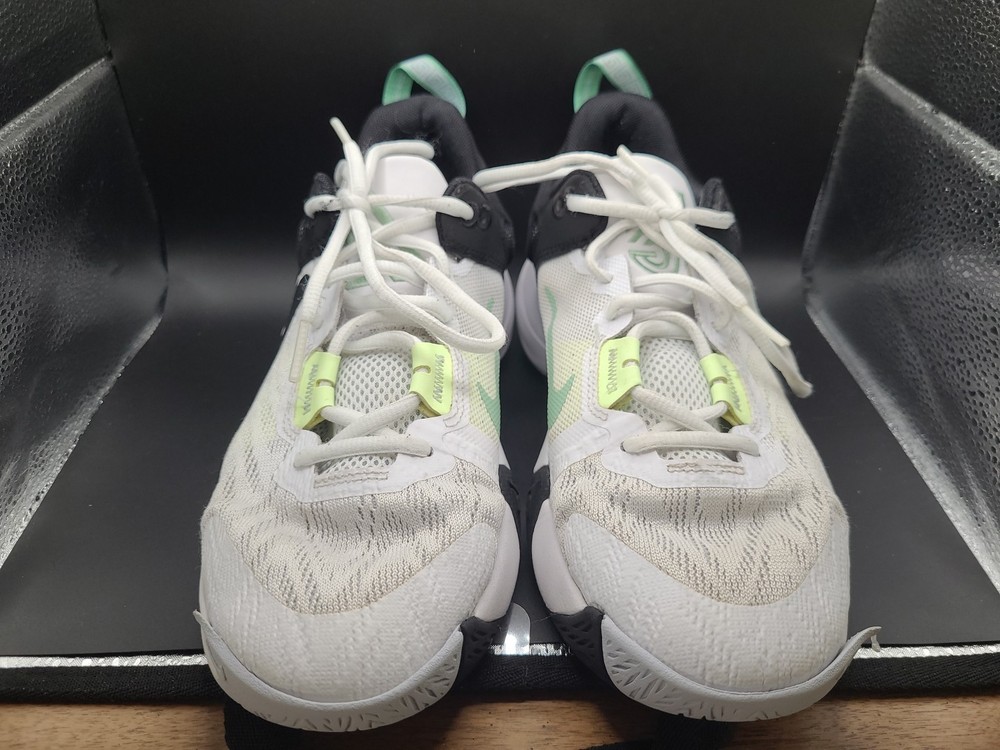 Nike giannis immortality 2 US Size 6Y