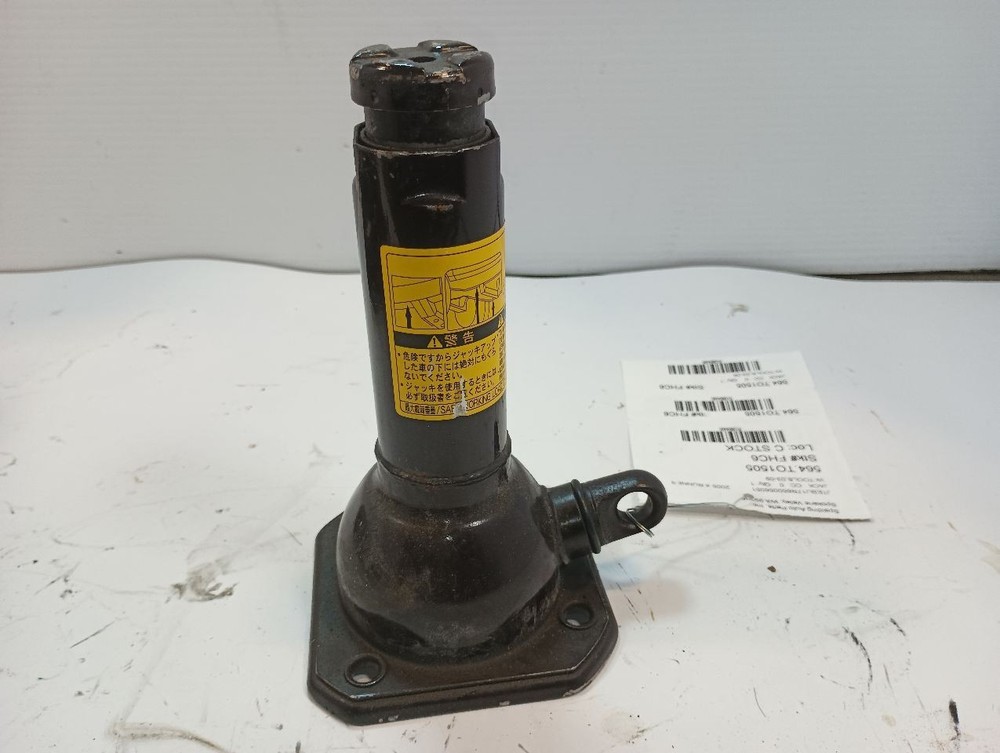 2005 4 RUNNER Jack and Spare Tire tools. 12804495