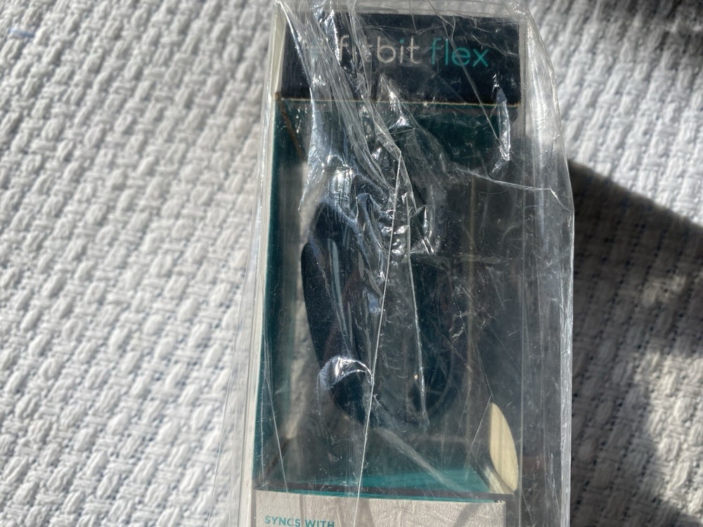 Fitbit Flex Green Wireless Activity Tracker Unopened New In Sealed Box