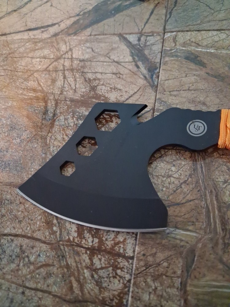 Ultimate Survival Technologies ParaHatchet FS, Orange