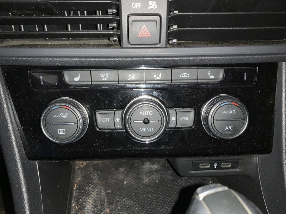 Complete Console Front Floor Fits 19-21 JETTA 951861