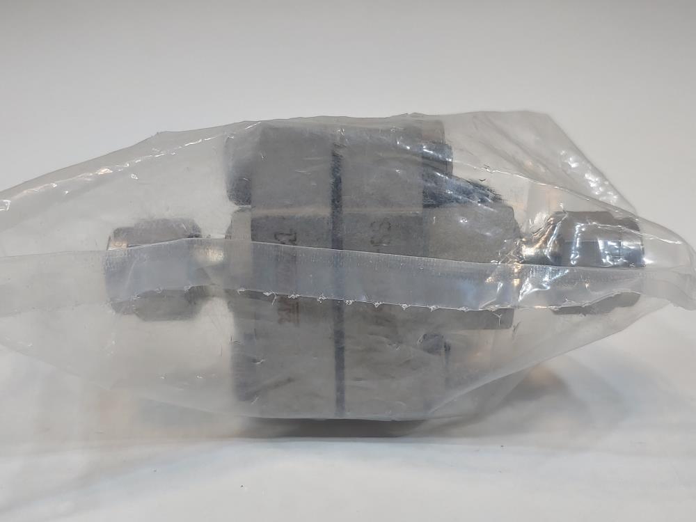 Whitey Swagelok 1/4" SS-33VS4 Double Acting Valve