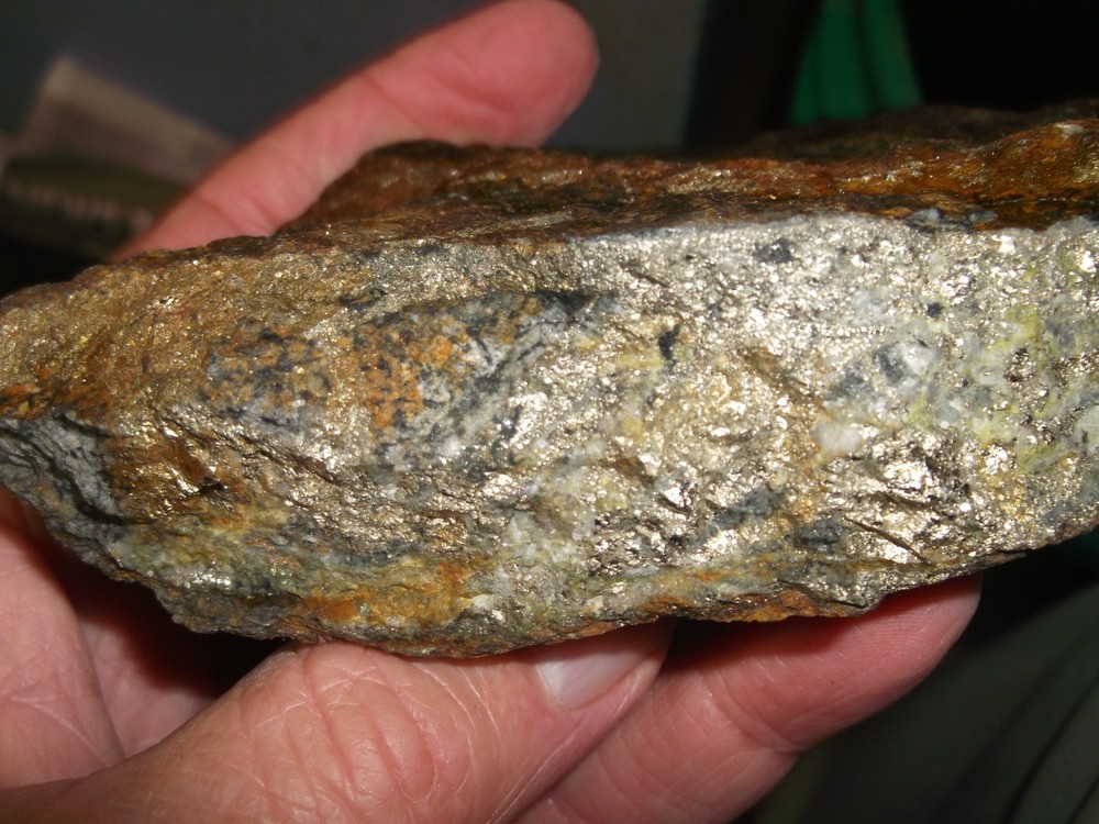 Gold, silver, copper, 551 grams samples ,ore high grade .