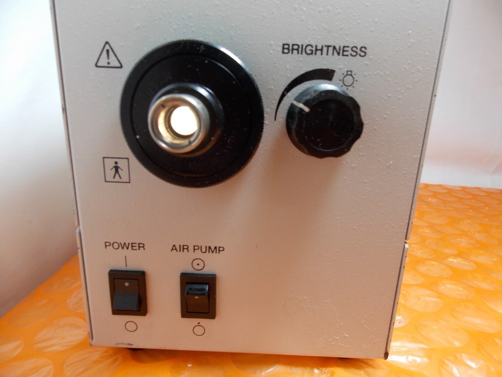 Pentax LH-150PC Light Source With Integrated Air Pump (LAM-2769)