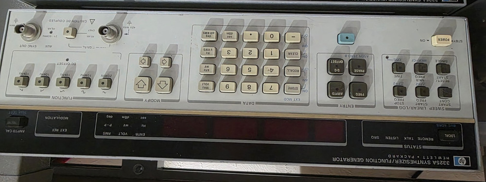 HP 3325A Synthesizer Function Generator 21–60 MHz Signal Generator Precision