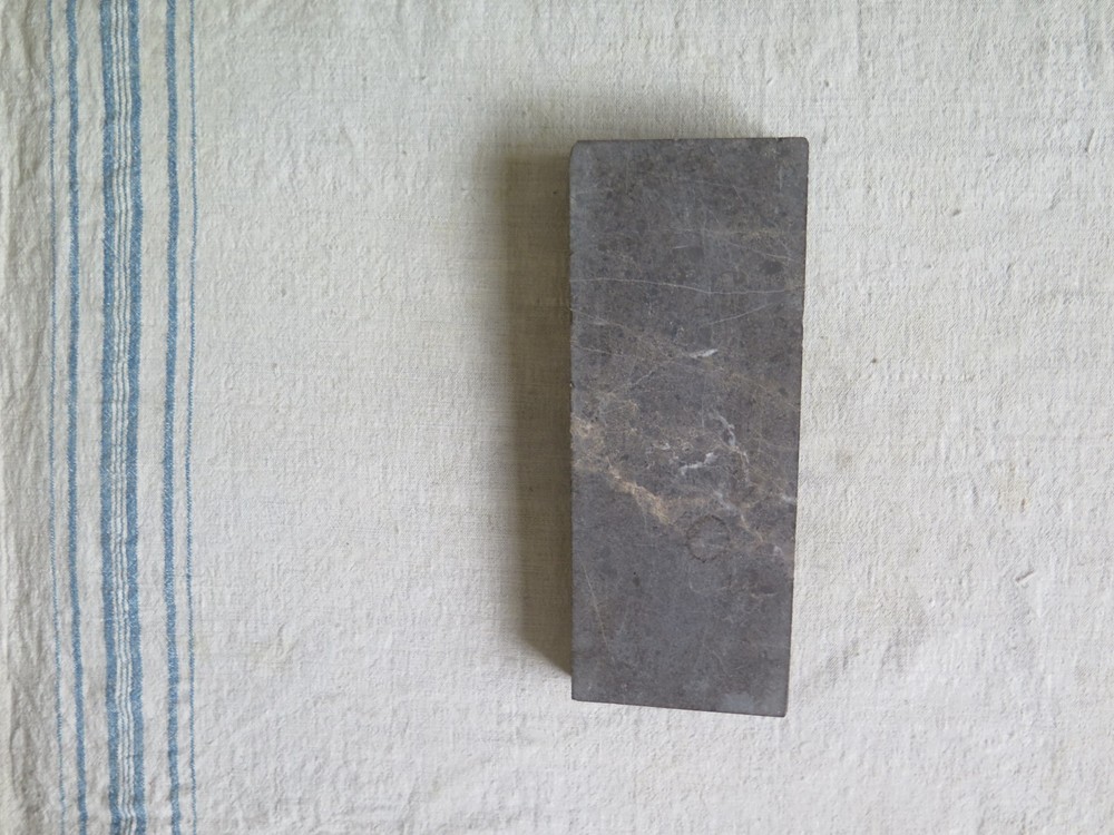 RFACo. ~ Invitica Ultra-Fine Select ~ 896 g Natural Whetstone