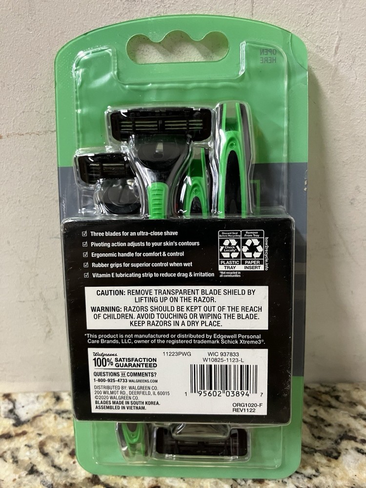 New 4 Blade Disposable Razors 3 pack