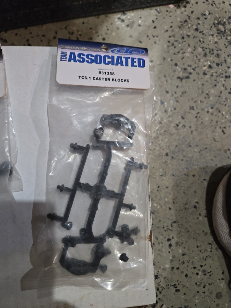 Team Associated 31358 TC6.1  Caster Blocks
