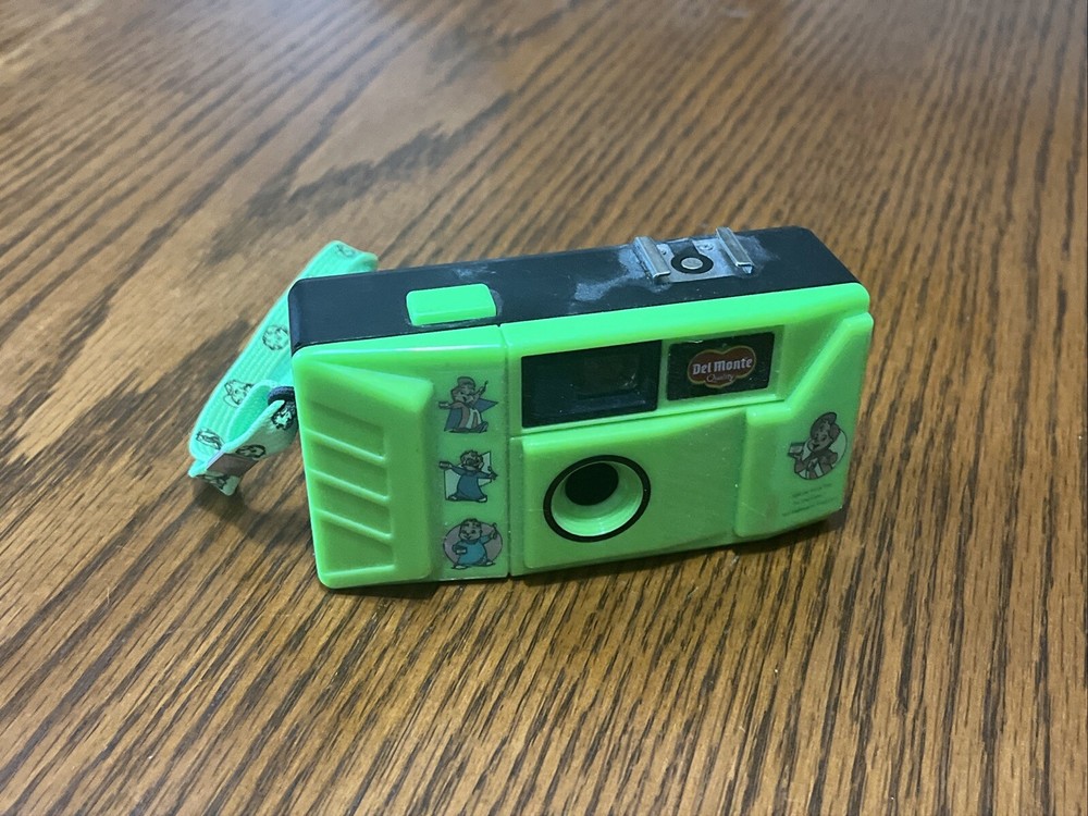 1992 Del Monte Corp the Chipmunks edition camera