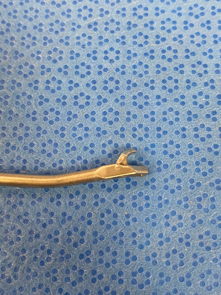 Shutt-Linvatec 32.16314 Blunt Left Tip Forceps 2.75mm Arthroscopic