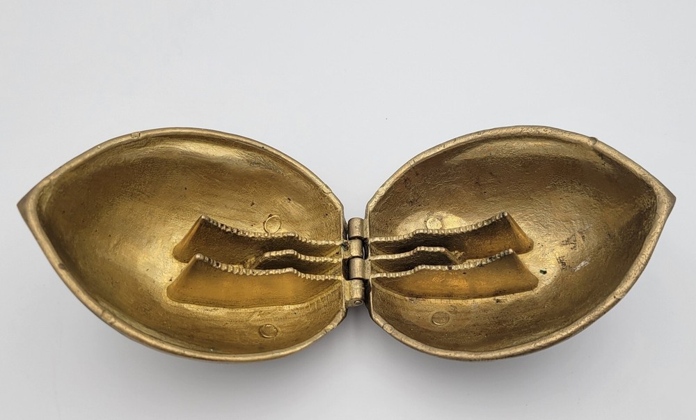 LARGE Walnut Shaped SOLID BRASS NUTCRACKER WALNUTS Opens To Crack Your Nuts