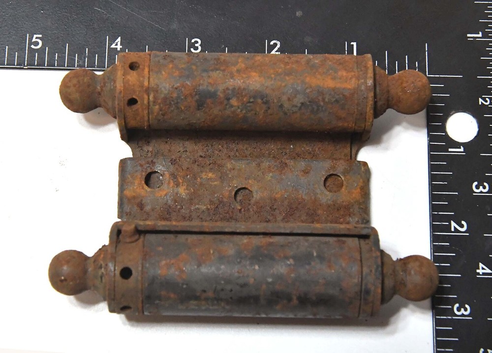 2 VINTAGE DOUBLE SPRING DOOR HINGES