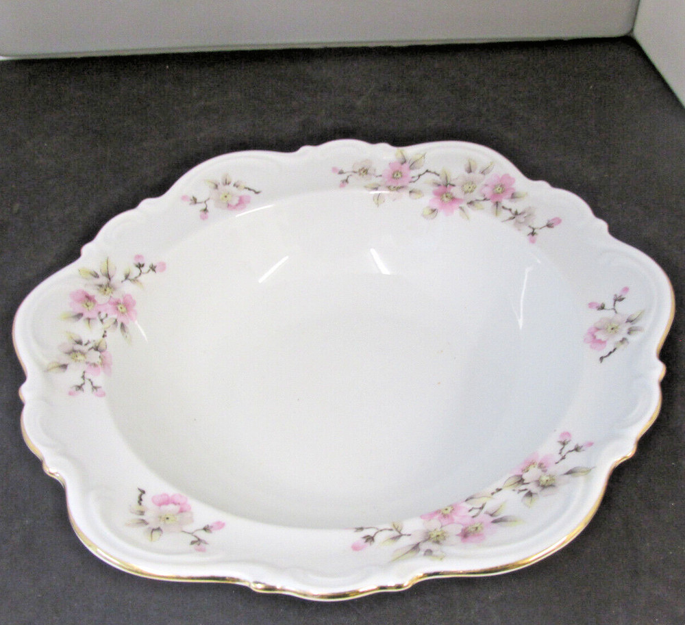 PATTERN SPRINGTIME BY MITTERTEICH ONE 9 1/2 INCH VEGETABLE BOWL MINT