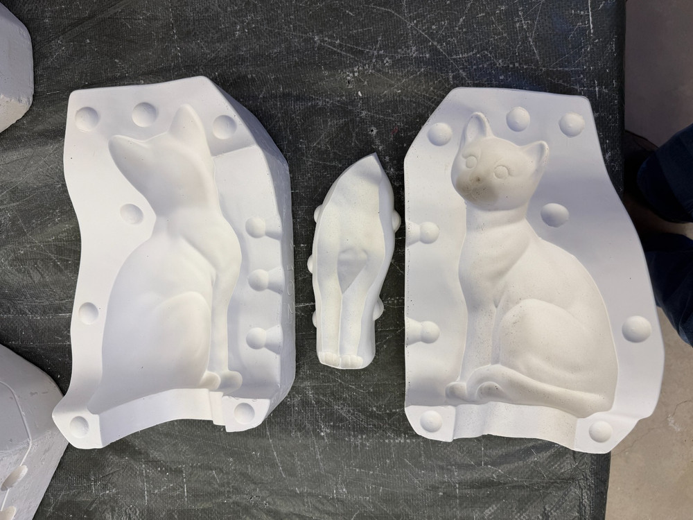 VINTAGE CASTER CERAMIC MOLD #102 SIAM CAT