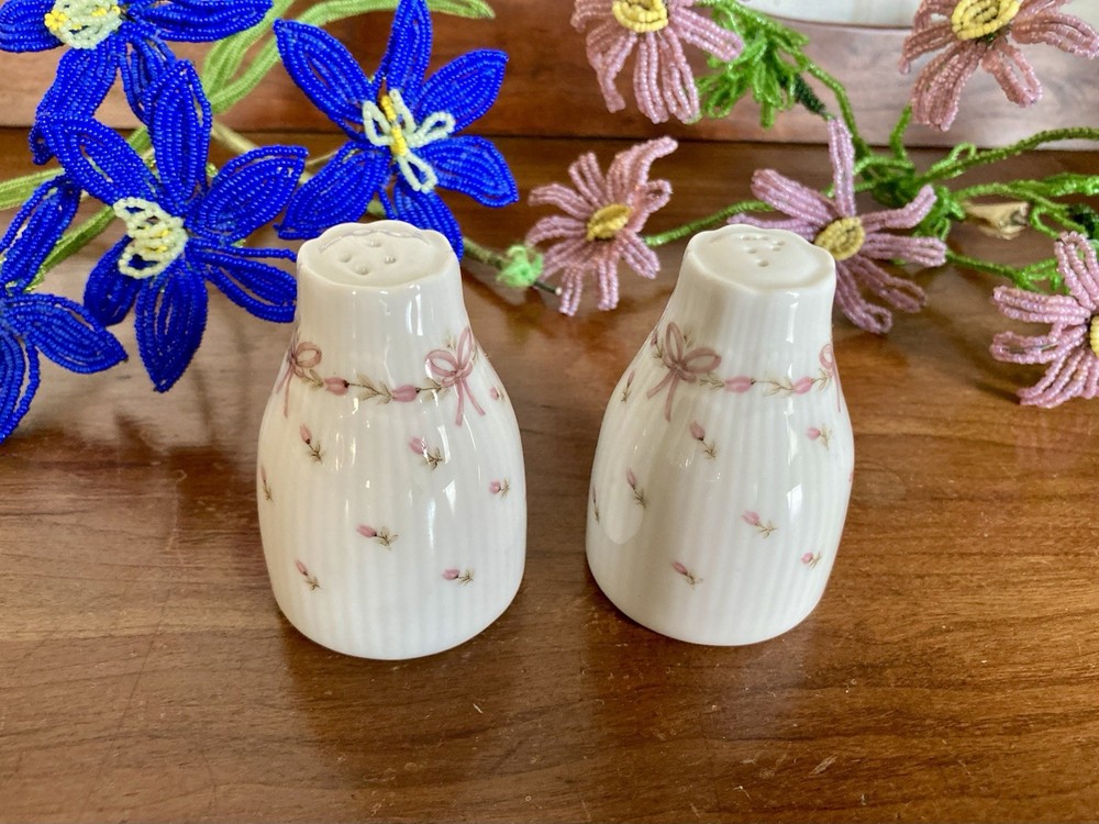 Kaiser China BORDEAUX Pattern Salt and Pepper Shaker Set
