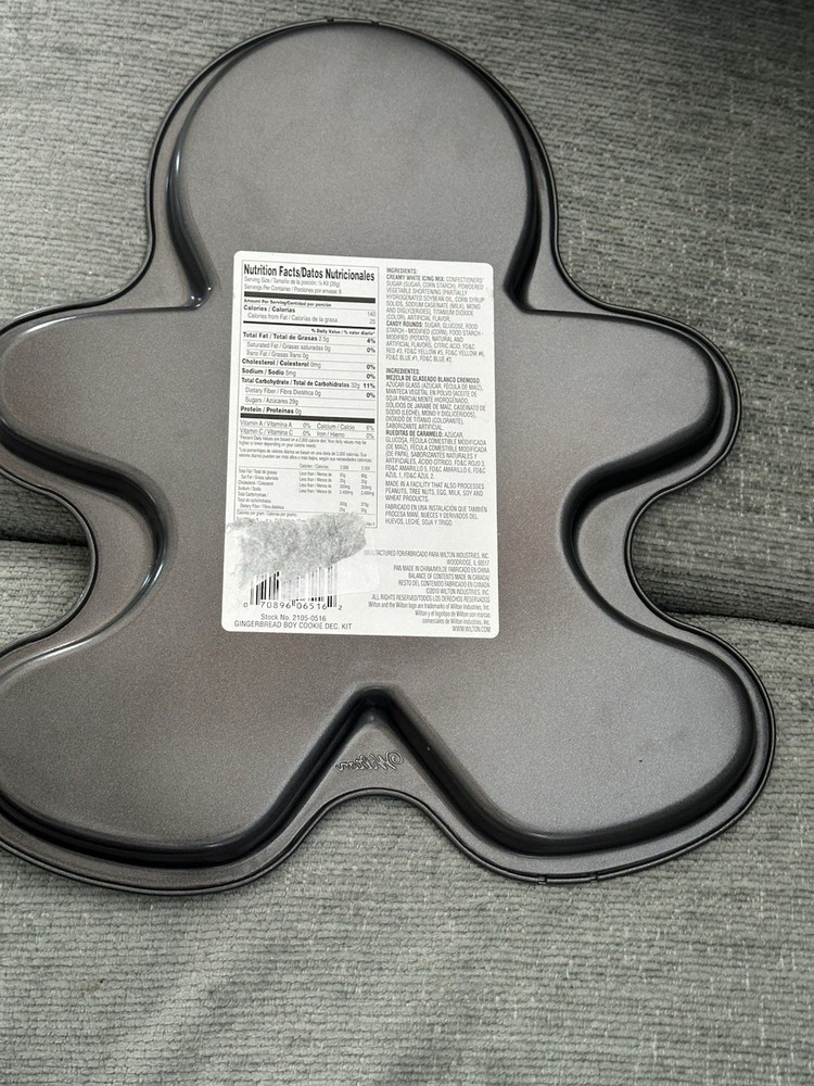 Wilton Gingerbread Boy Cookie Decorating Pan NEW!!!