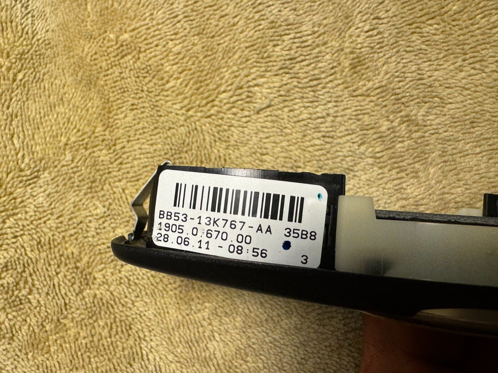 2013 Ford Explorer OEM center mounted interior dome map courtesy light