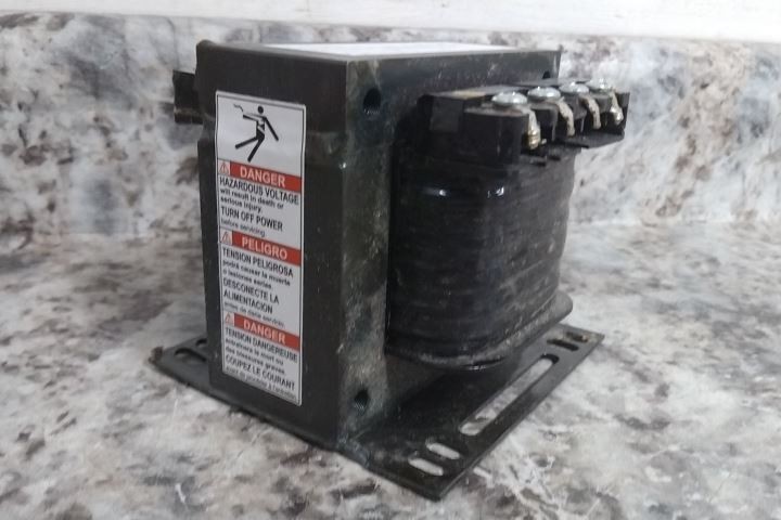Square D 9070T100D20 208VAC; 230VAC; 460VAC Input Control Transformer (C)