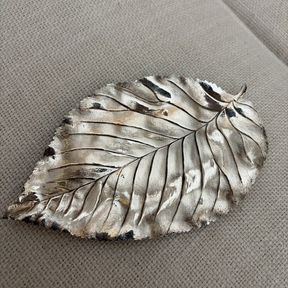 VINTAGE ANTIQUE STERLING SILVER LEAF DISH