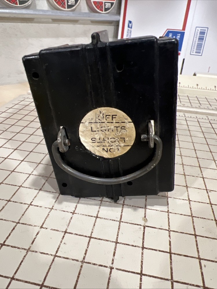 American Fuse Holder Pull-Out Type (LIGHTS)