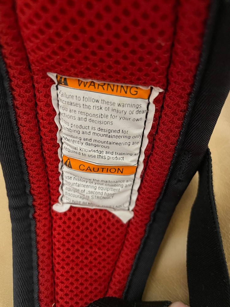 Singing Rock climbing harness (sit) in red