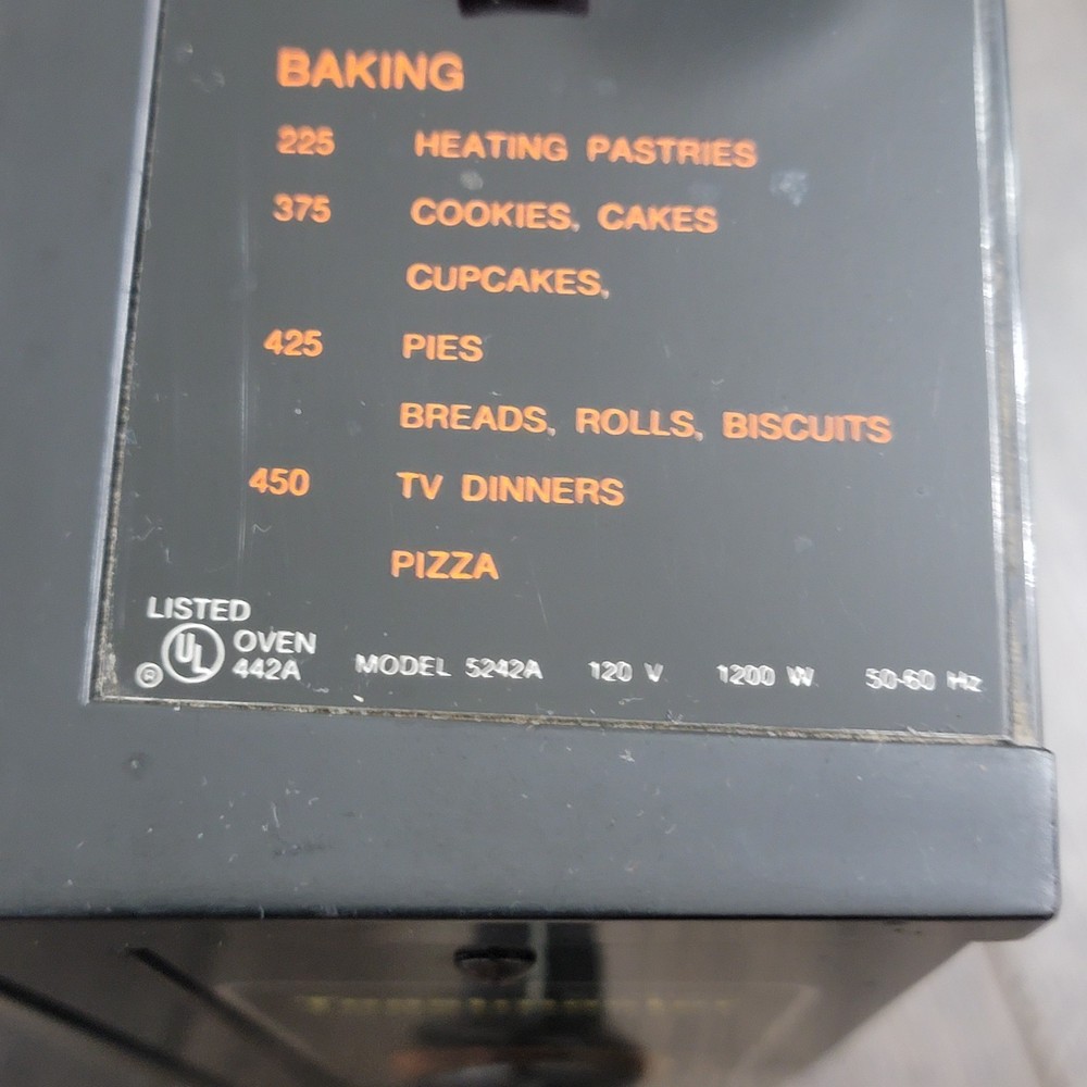 NICE Vintage Toastmaster Deluxe Tabletop Oven-Broiler Model 5242 Push Button