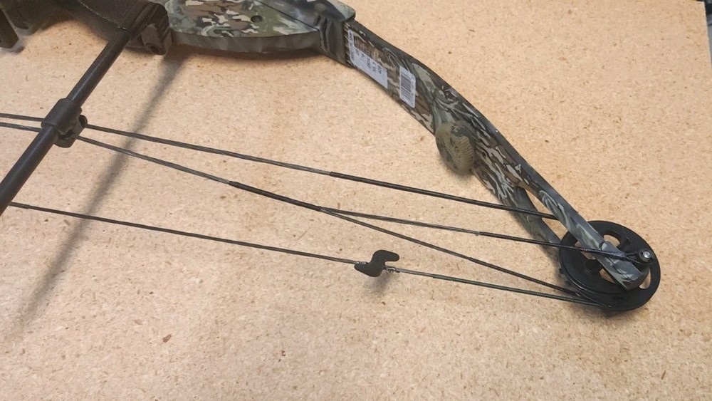 Vintage PSE Nova Compound Bow, Right hand, Mossy Oak Camo