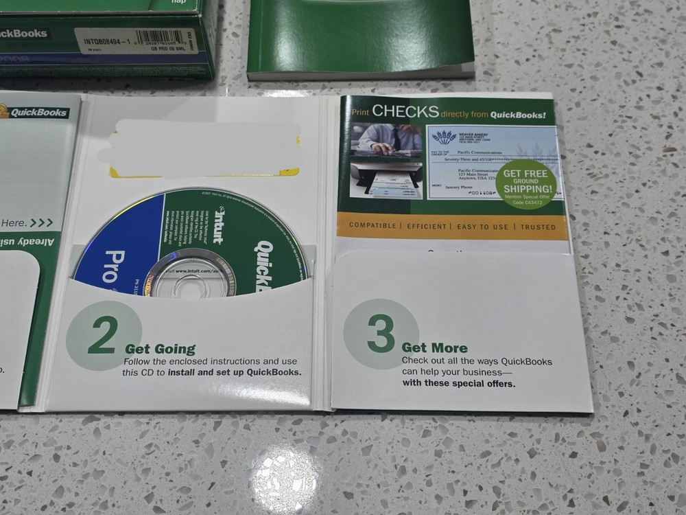 Intuit QuickBooks Pro 2008 for Windows (Retail) - Full Version for Windows