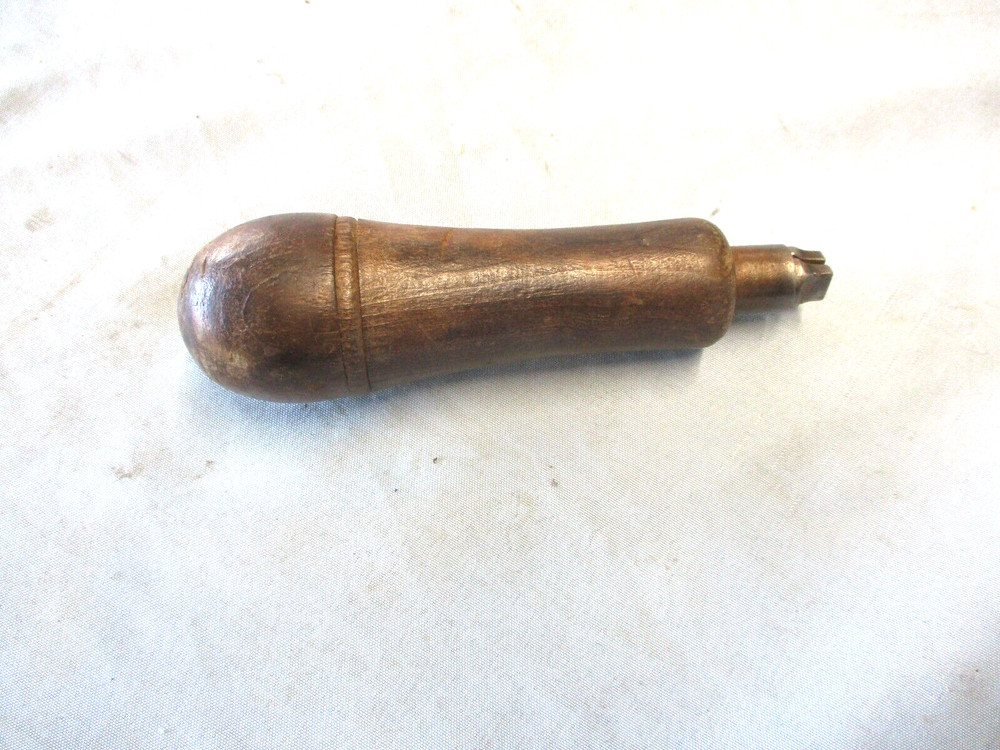 VINTAGE TOOL HOLDER - TOOL HANDLE WITH 17 BITS PLUS THE WRENCH