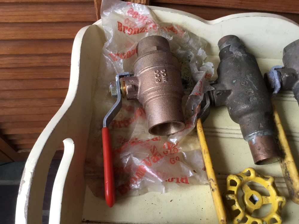 15 BRASS SHUT OFF VALVES ASSORTED SIZES & STYLES PLUMBERS’ DREAM LOT