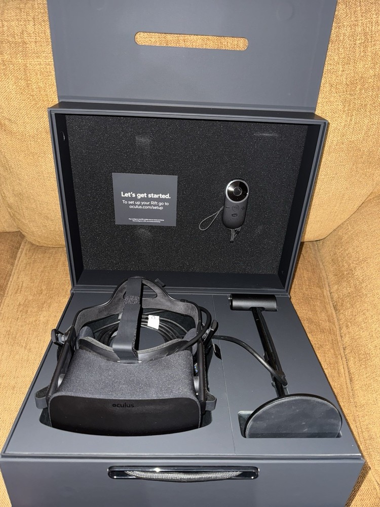 Meta Oculus Rift CV1 VR Virtual Reality Headset System - Black