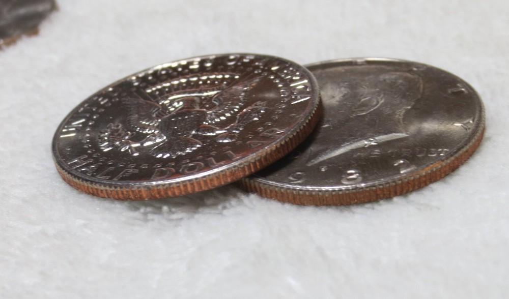 1982 KENNEDY HALF DOLLARS, CLEAN & SCARCE, SHARP DETAILS & FREE RETURNS
