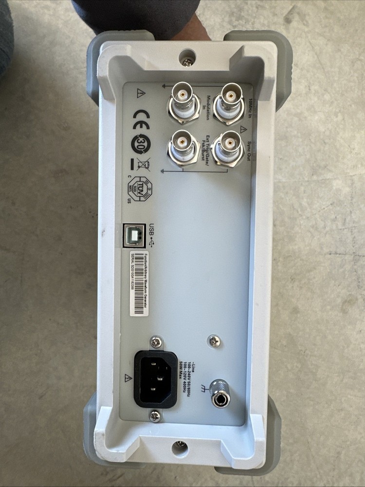 SIGLENT SDG1025 25MHz FUNCTION/ARBITRARY WAVEFORM GENERATOR 125 MSA/S