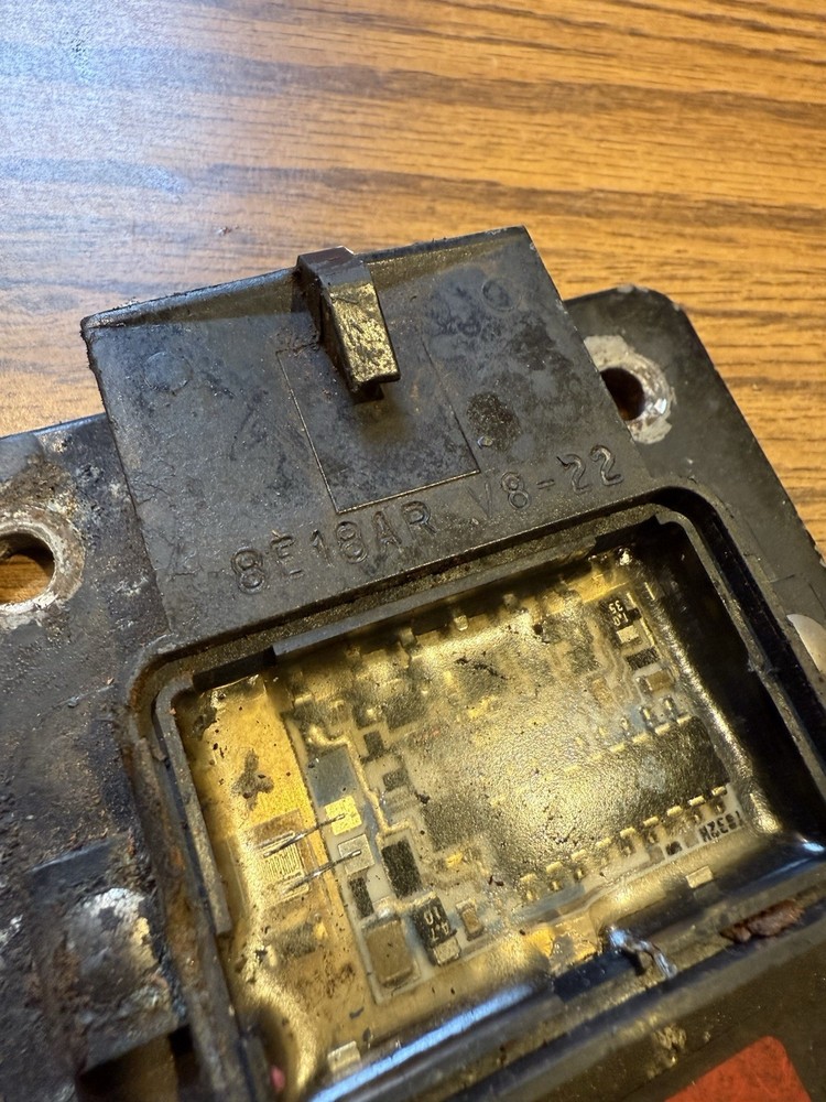 Mercruiser thunderbolt IV v8-22 ignition module 8E18AR