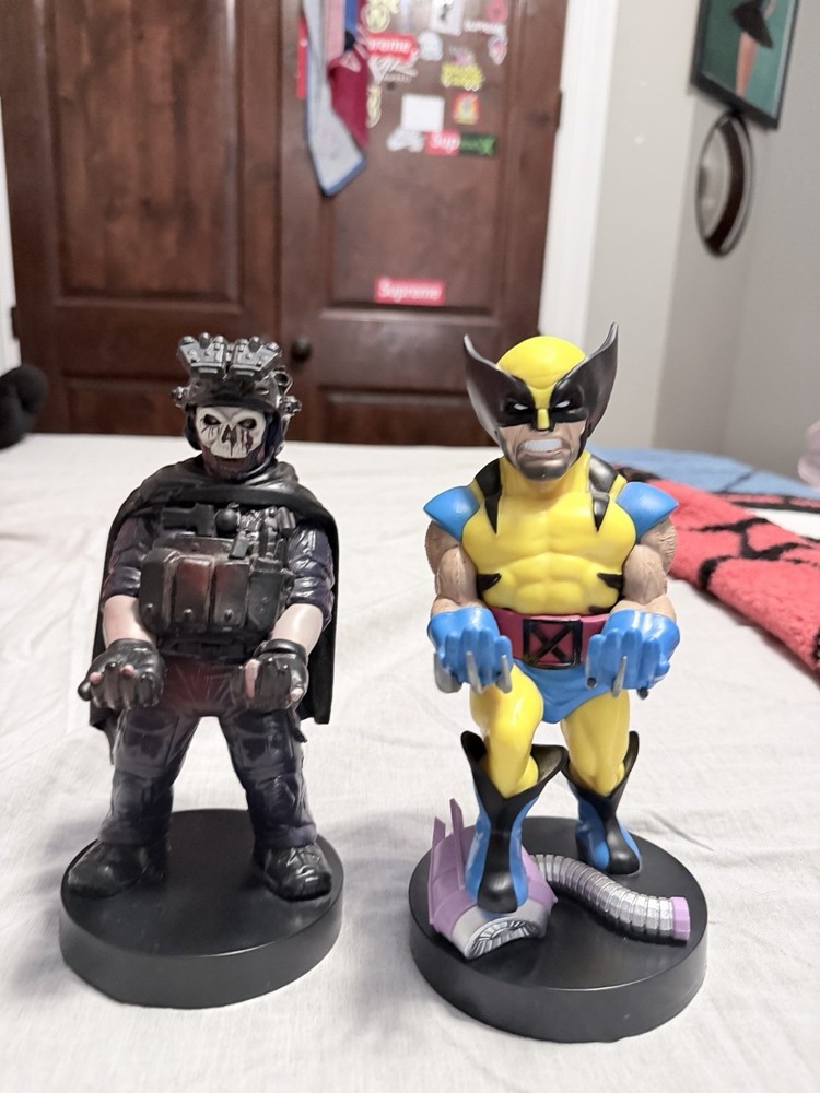 Marvel Universe Wolverine & Call of Duty Ghost controller holder