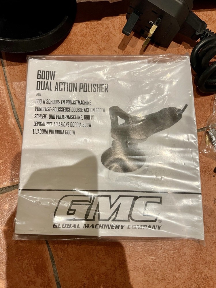 GMC 600W Dual Action Variable Speed Polisher 240V