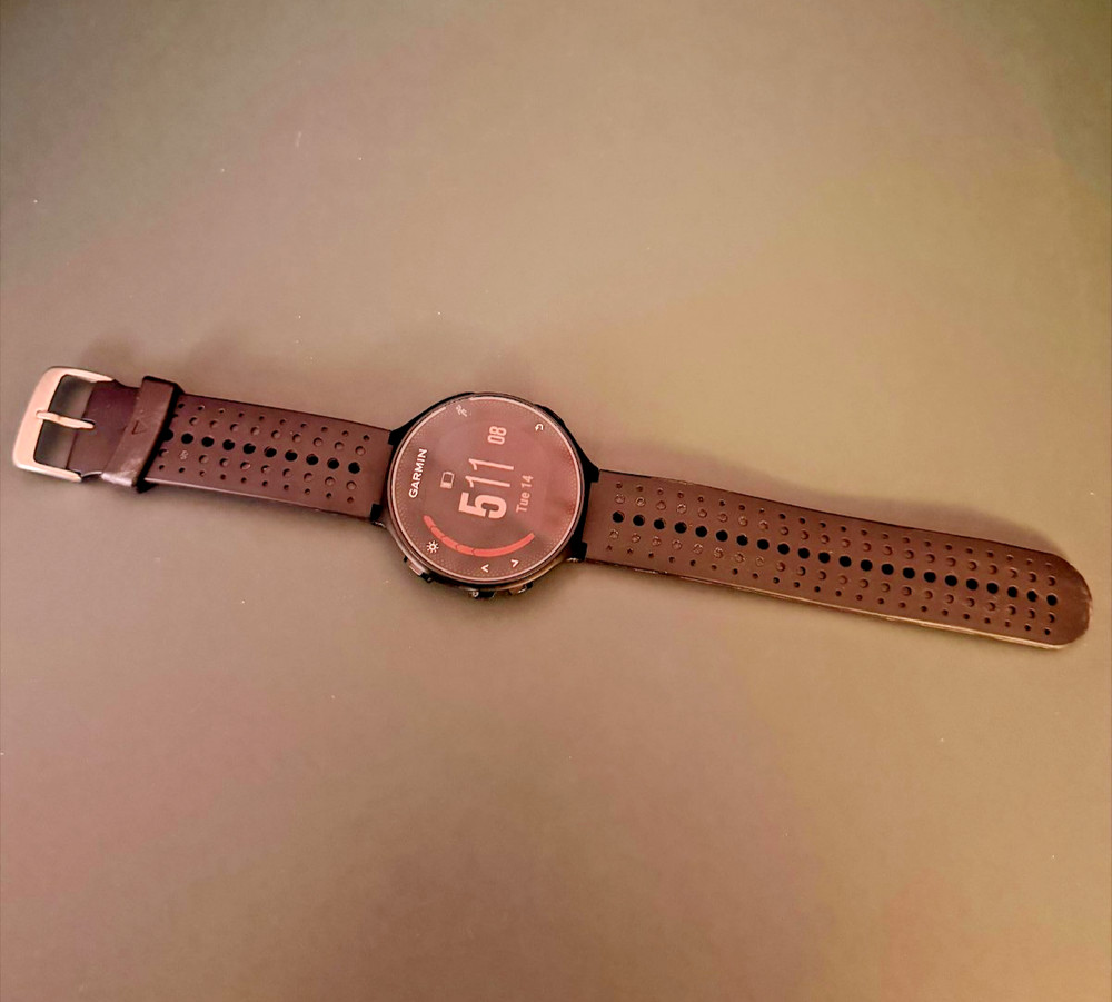 Garmin forerunner 235 watch with charger