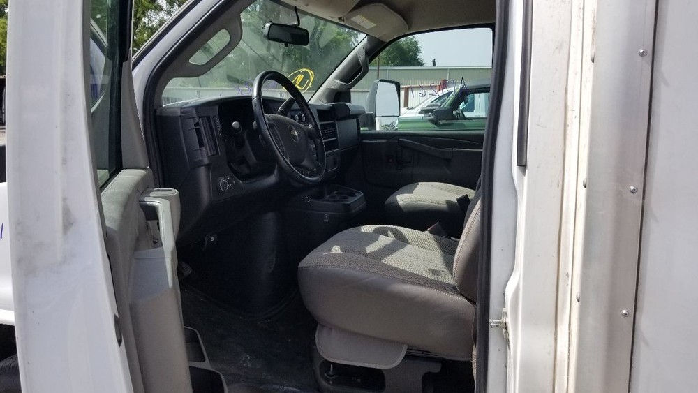 23 CHEVY EXPRESS 3500 REAR VIEW CAMERA