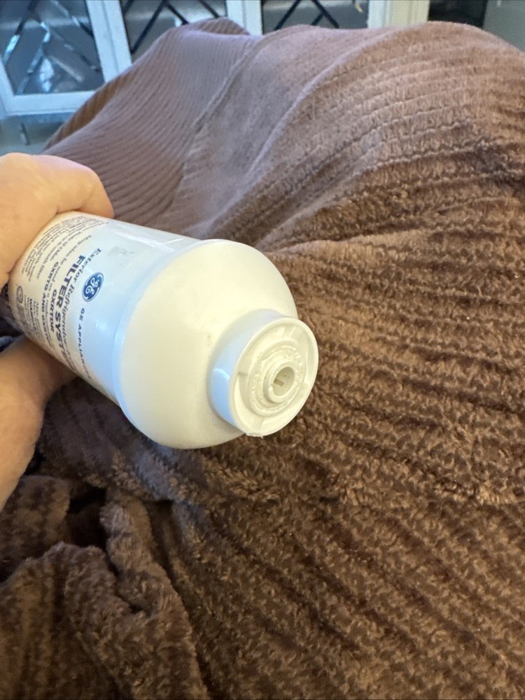 GE GXRTDR Icemaker & Fridge Filter System: Reduce Chlorine